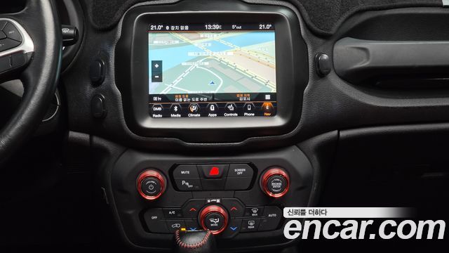 Jeep Renegade 2018 — photo 14