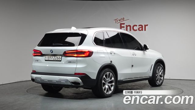 BMW X5 2019 — photo 2