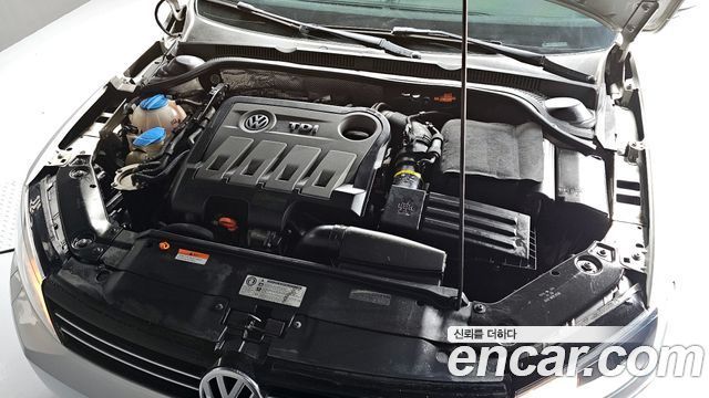 Volkswagen Jetta 2011 — photo 6