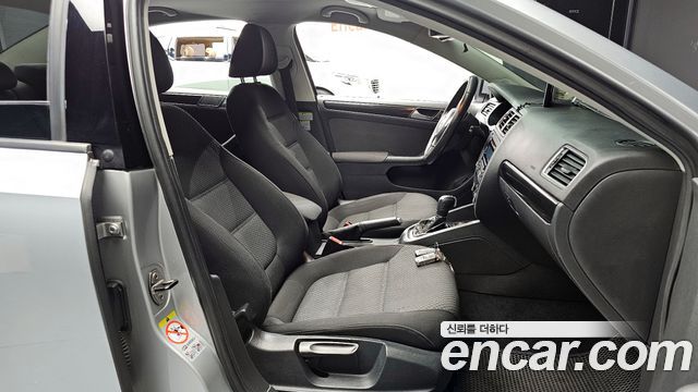 Volkswagen Jetta 2011 — photo 10