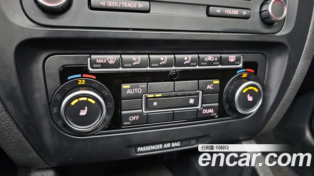 Volkswagen Jetta 2011 — photo 18