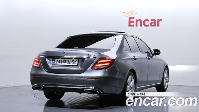 Mercedes-Benz E-Class 2018 — photo 2