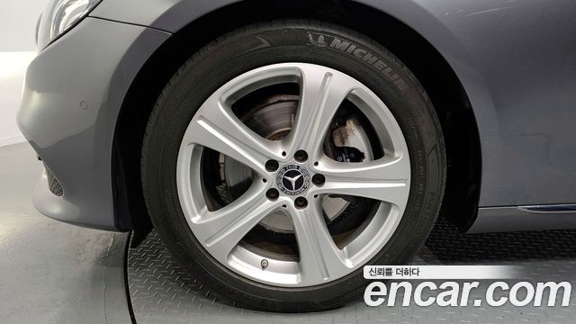 Mercedes-Benz E-Class 2018 — photo 5