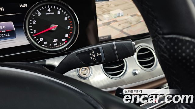 Mercedes-Benz E-Class 2018 — photo 9