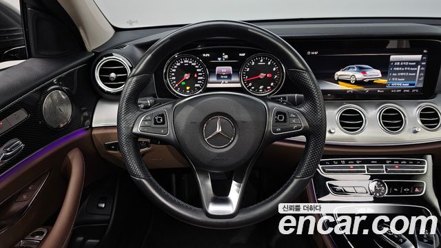 Mercedes-Benz E-Class 2018 — photo 13