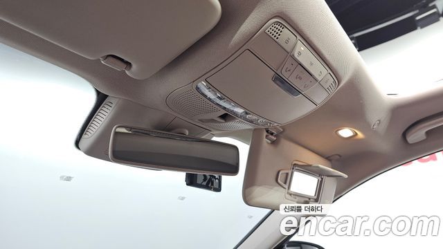 Mercedes-Benz E-Class 2018 — photo 14