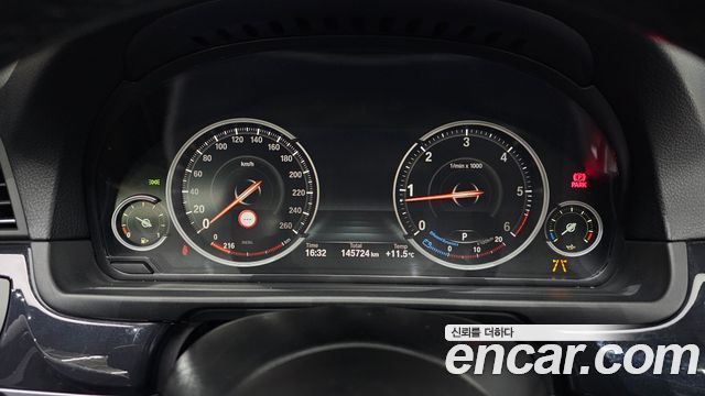BMW 5-Series 2016 — photo 8