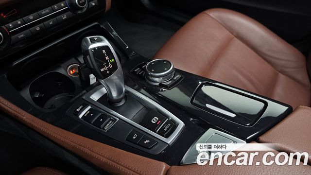 BMW 5-Series 2016 — photo 9