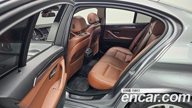 BMW 5-Series 2016 — photo 12