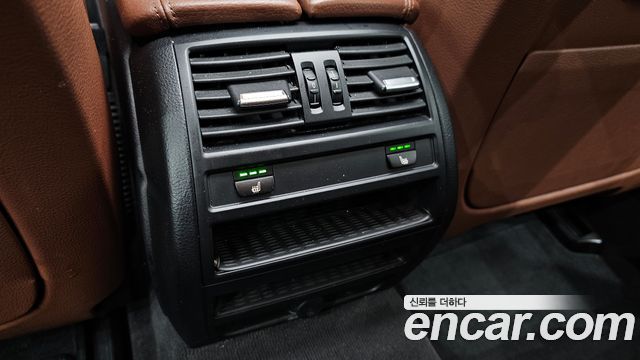 BMW 5-Series 2016 — photo 19