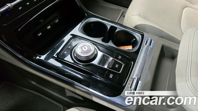 Kia Canival 2021 — photo 9