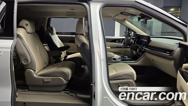 Kia Canival 2021 — photo 10