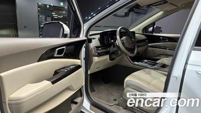 Kia Canival 2021 — photo 11