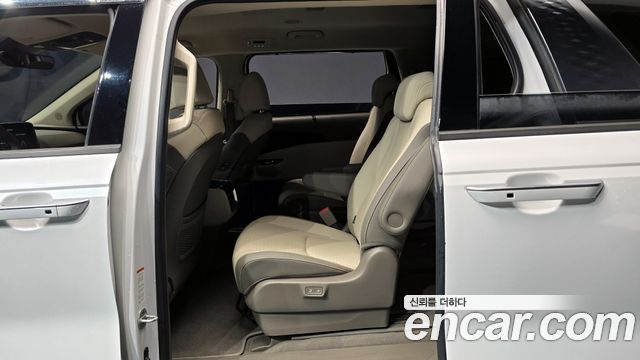Kia Canival 2021 — photo 12