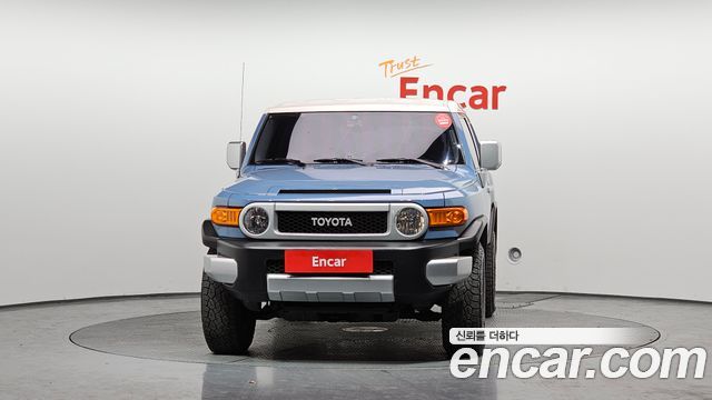 Toyota FJ Cruiser 2014 — photo 3