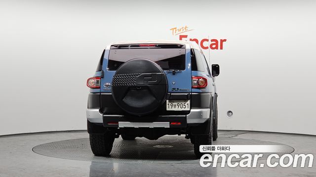Toyota FJ Cruiser 2014 — photo 4