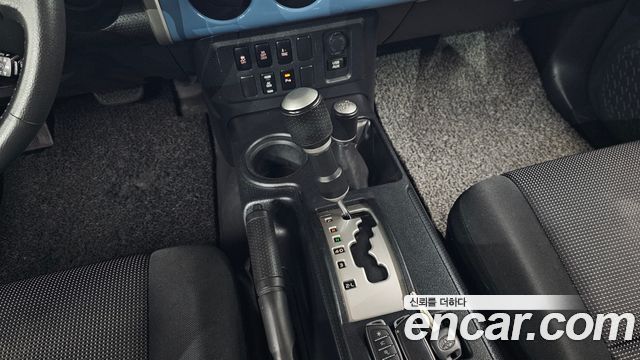 Toyota FJ Cruiser 2014 — photo 9