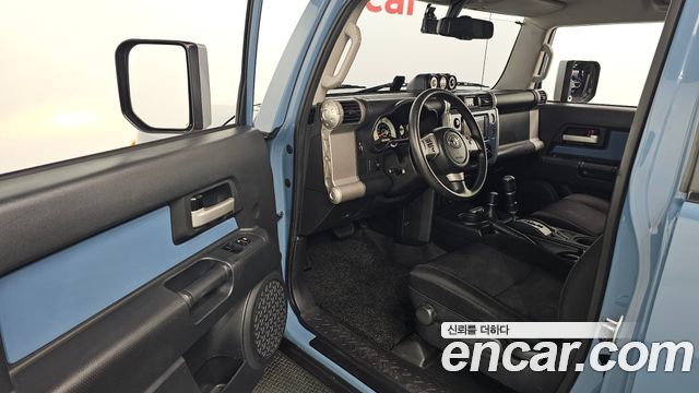 Toyota FJ Cruiser 2014 — photo 11