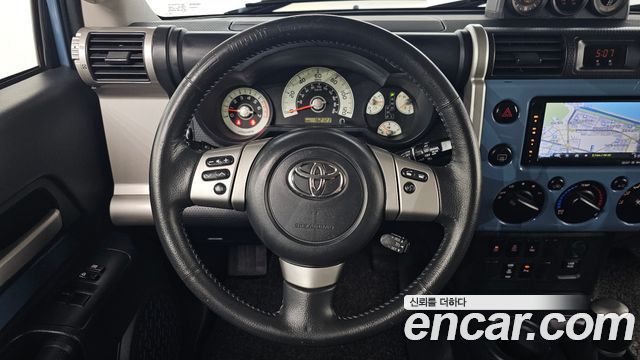 Toyota FJ Cruiser 2014 — photo 13