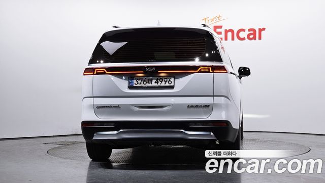 Kia Canival 2021 — photo 4