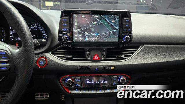 Hyundai i30 2018 — photo 16