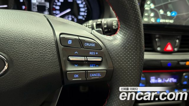 Hyundai i30 2018 — photo 19