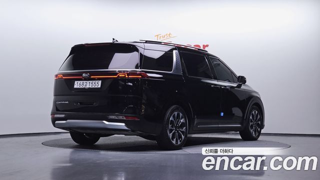Kia Canival 2021 — photo 2