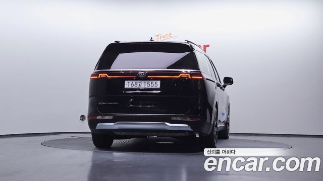 Kia Canival 2021 — photo 4