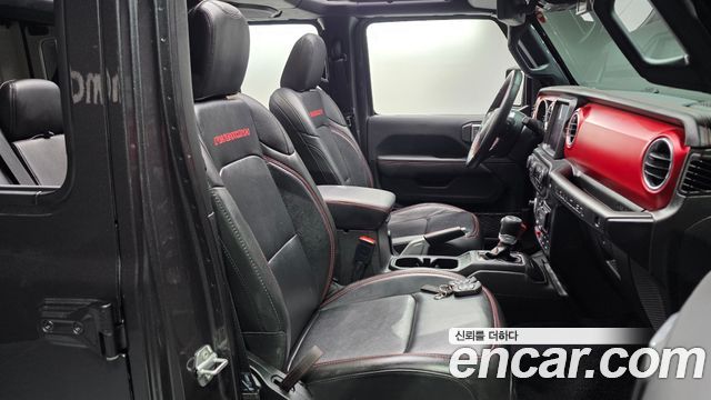Jeep Wrangler 2022 — photo 10