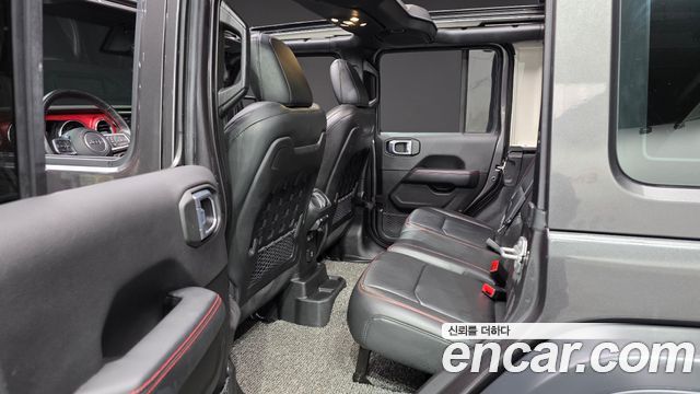 Jeep Wrangler 2022 — photo 12