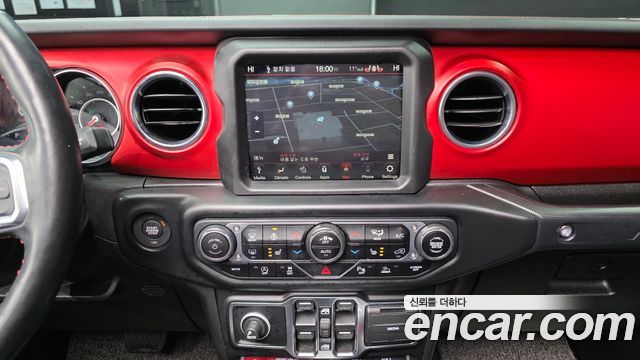 Jeep Wrangler 2022 — photo 15