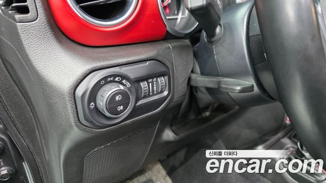 Jeep Wrangler 2022 — photo 19