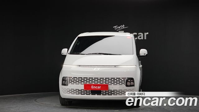 Hyundai Staria 2025 — photo 3