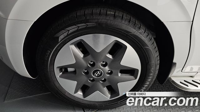 Hyundai Staria 2025 — photo 5