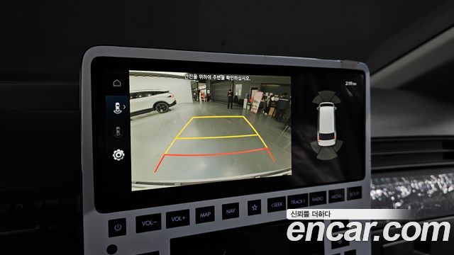 Hyundai Staria 2025 — photo 15