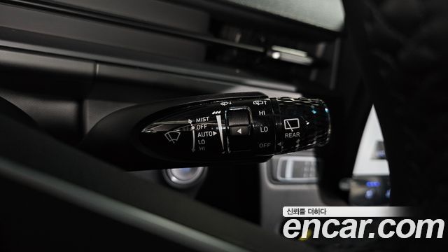 Hyundai Staria 2025 — photo 18