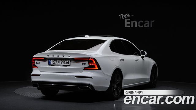 Volvo S60 2021 — photo 2