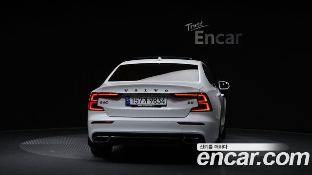 Volvo S60 2021 — photo 4