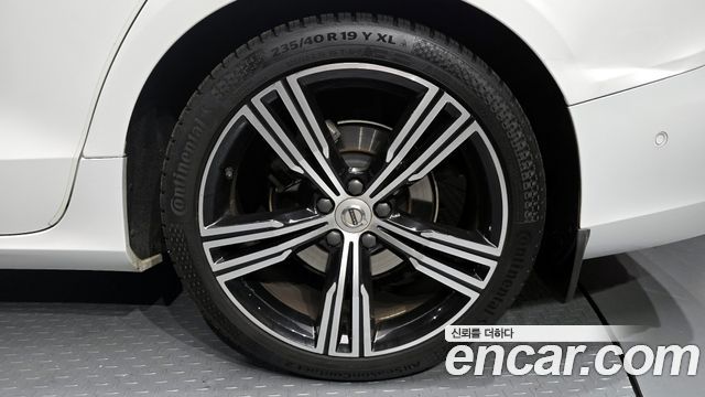 Volvo S60 2021 — photo 5