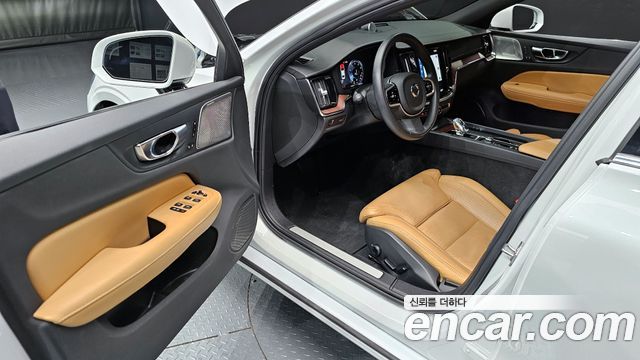 Volvo S60 2021 — photo 11
