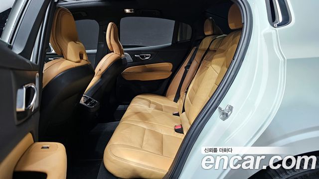 Volvo S60 2021 — photo 12