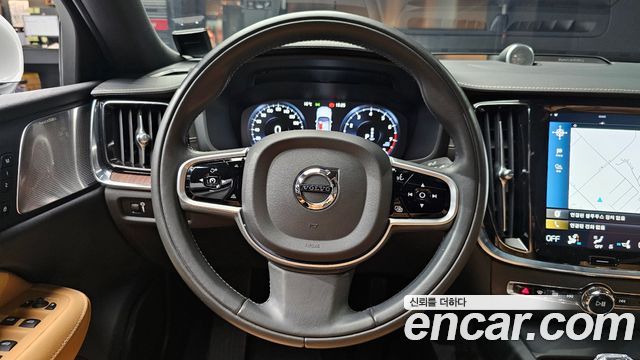 Volvo S60 2021 — photo 13