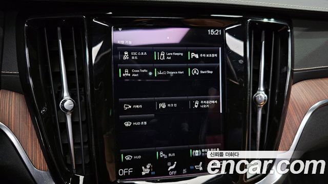 Volvo S60 2021 — photo 15
