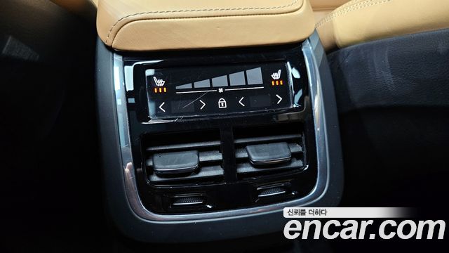 Volvo S60 2021 — photo 17