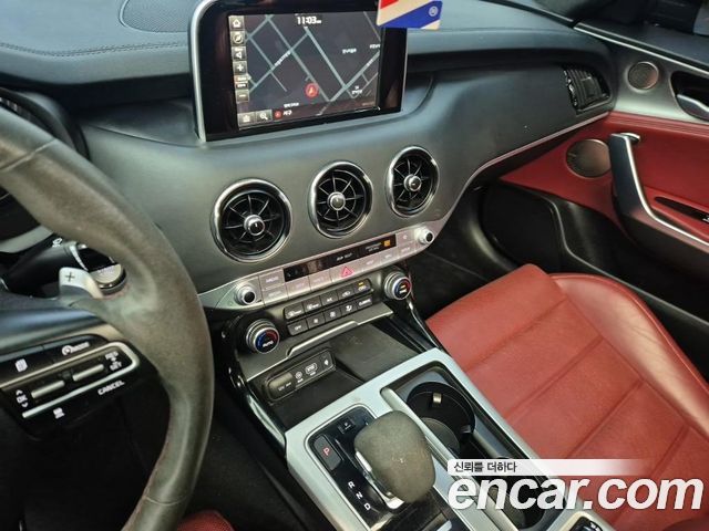 Kia Stinger 2018 — photo 13
