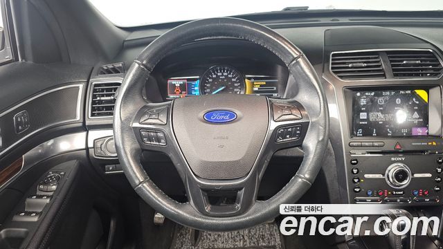 Ford Explorer 2018 — photo 13