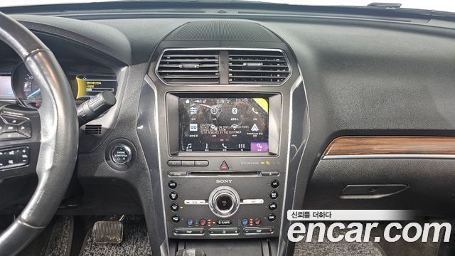 Ford Explorer 2018 — photo 15