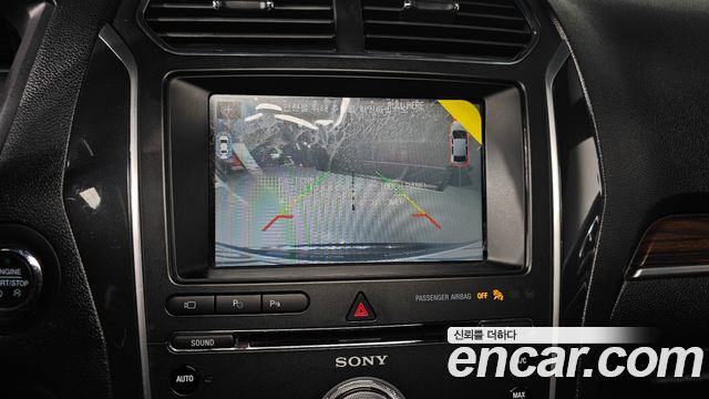 Ford Explorer 2018 — photo 16