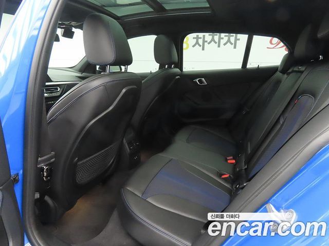 BMW 1-Series 2023 — photo 6