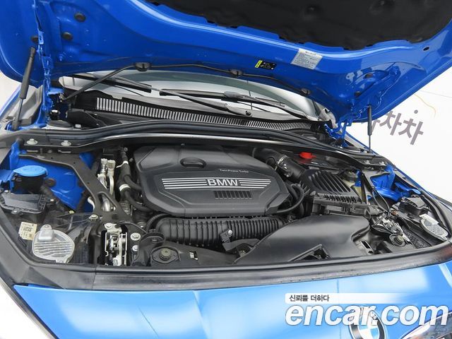 BMW 1-Series 2023 — photo 19
